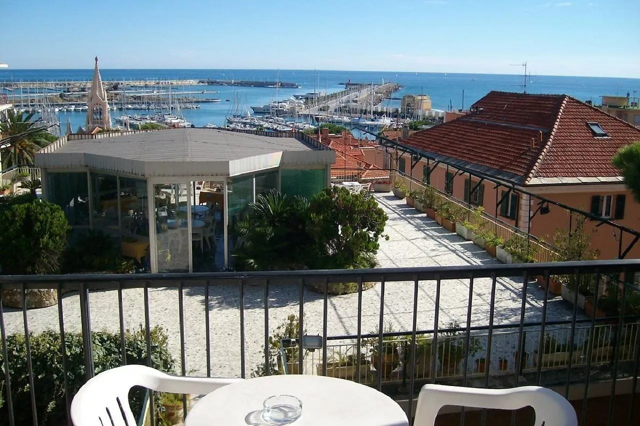 Hotel Robinia Imperia
