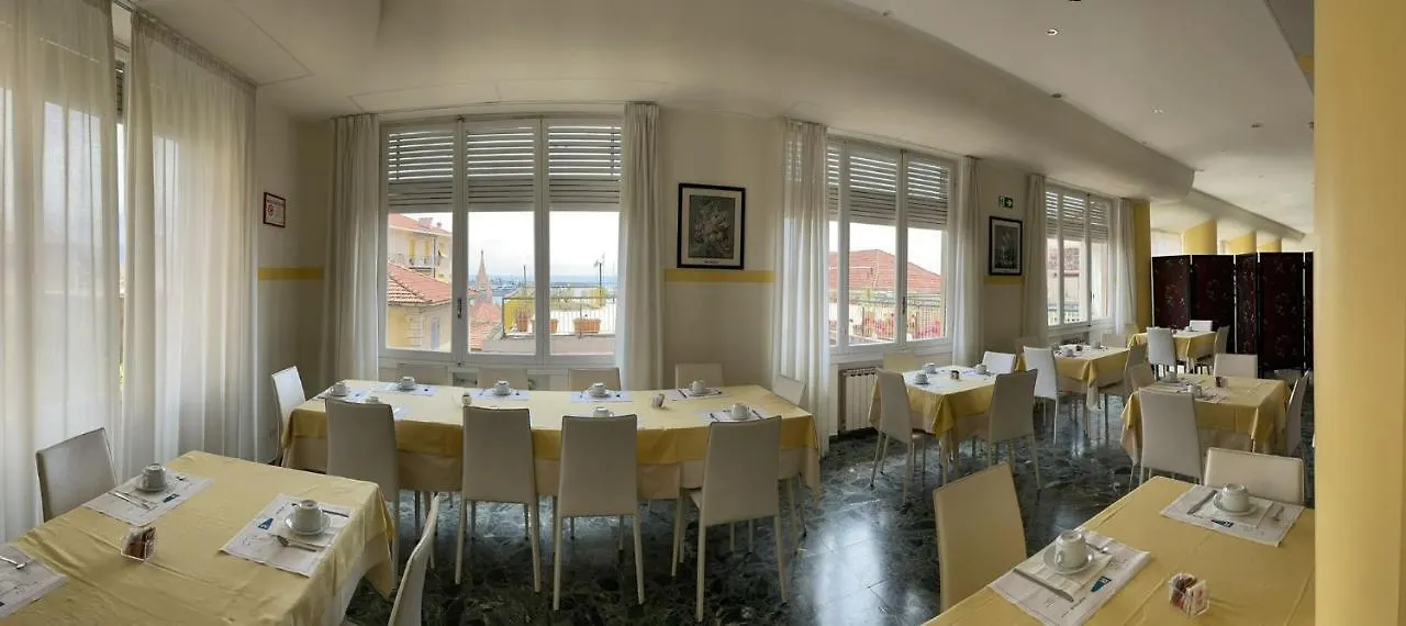 Hotel Robinia Imperia