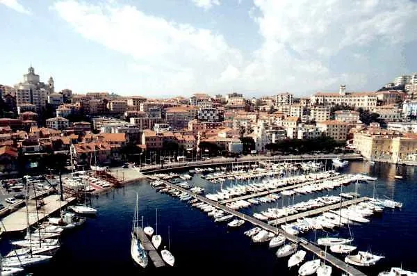 Hotel Robinia Imperia