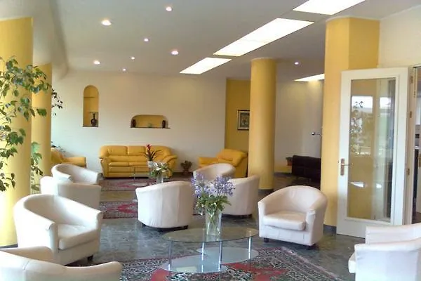 Hotel Robinia Imperia