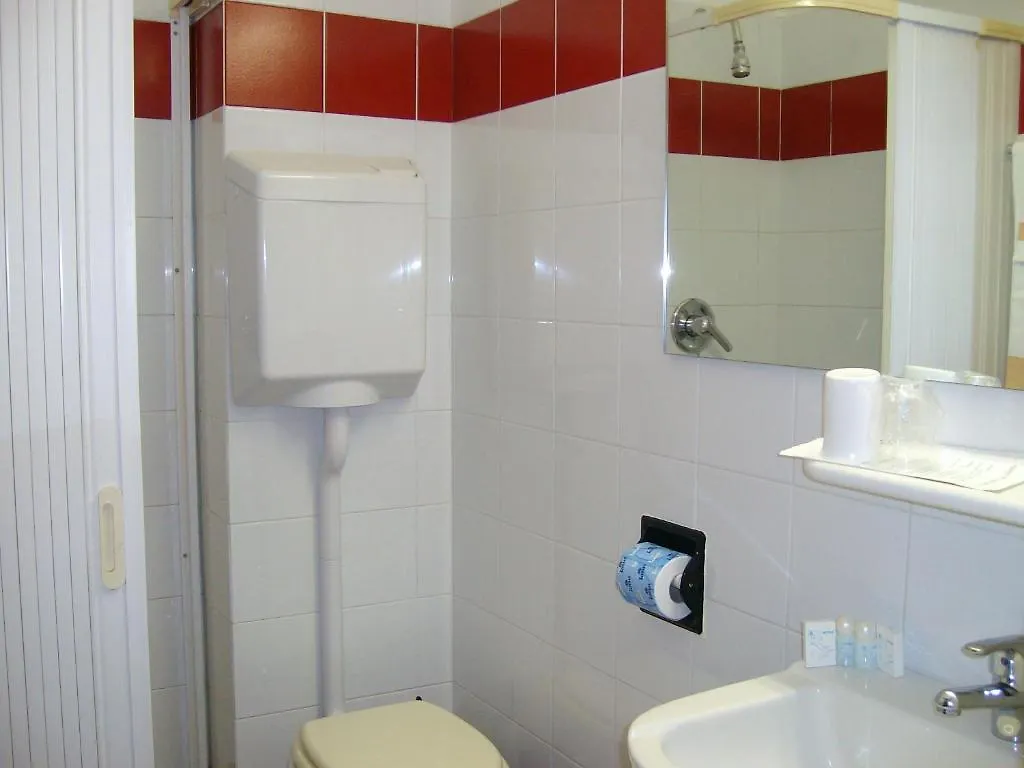 Hotel Robinia Imperia 3*,