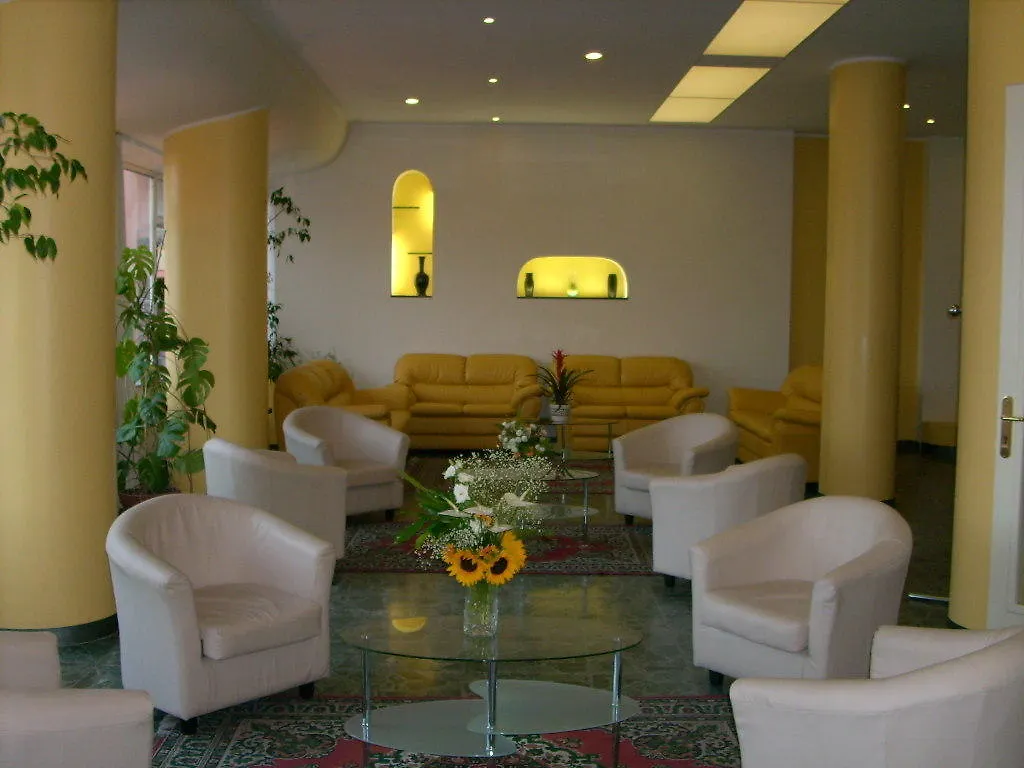 Hotel Robinia Imperia