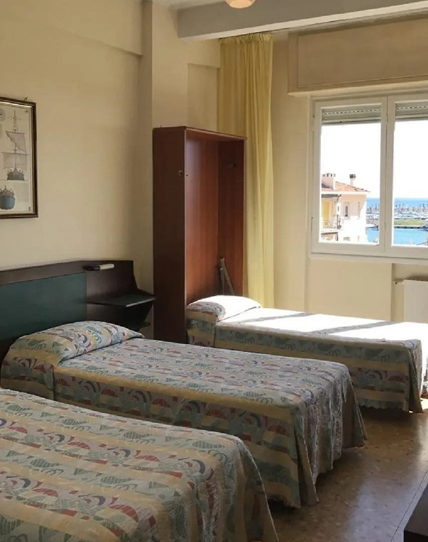 Hotel Robinia Imperia